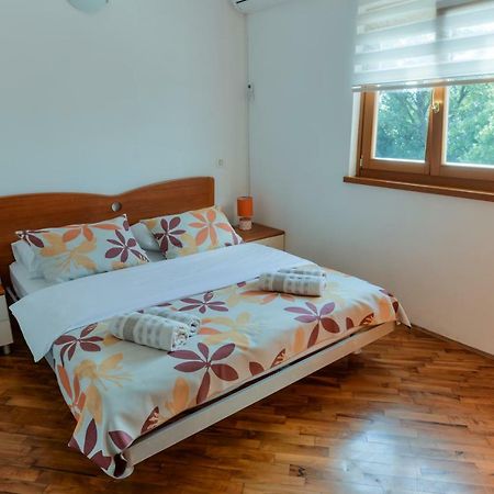 Lumbre Apartment Tar-Vabriga ภายนอก รูปภาพ