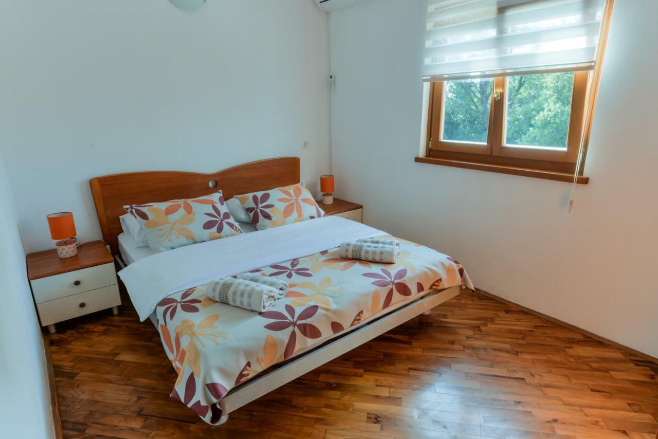 Lumbre Apartment Tar-Vabriga ภายนอก รูปภาพ