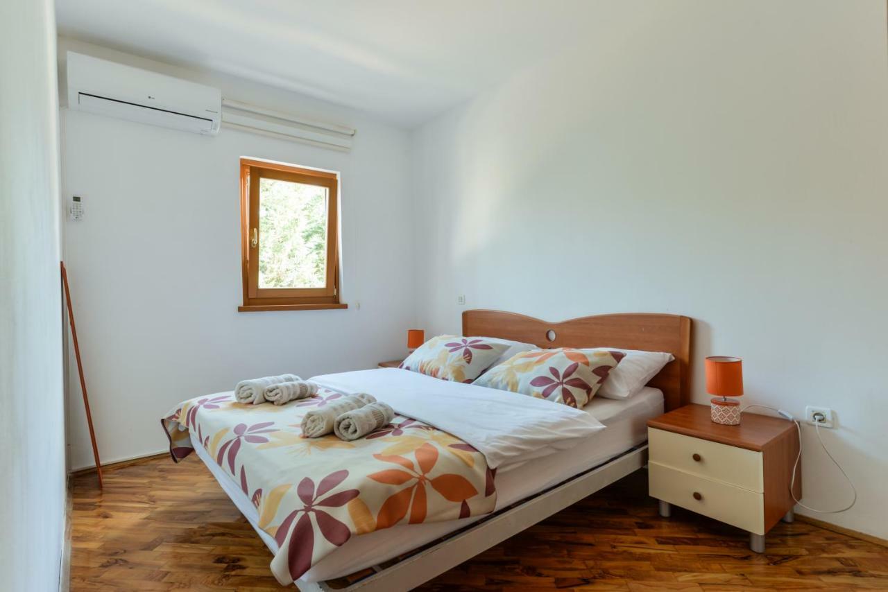 Lumbre Apartment Tar-Vabriga ภายนอก รูปภาพ
