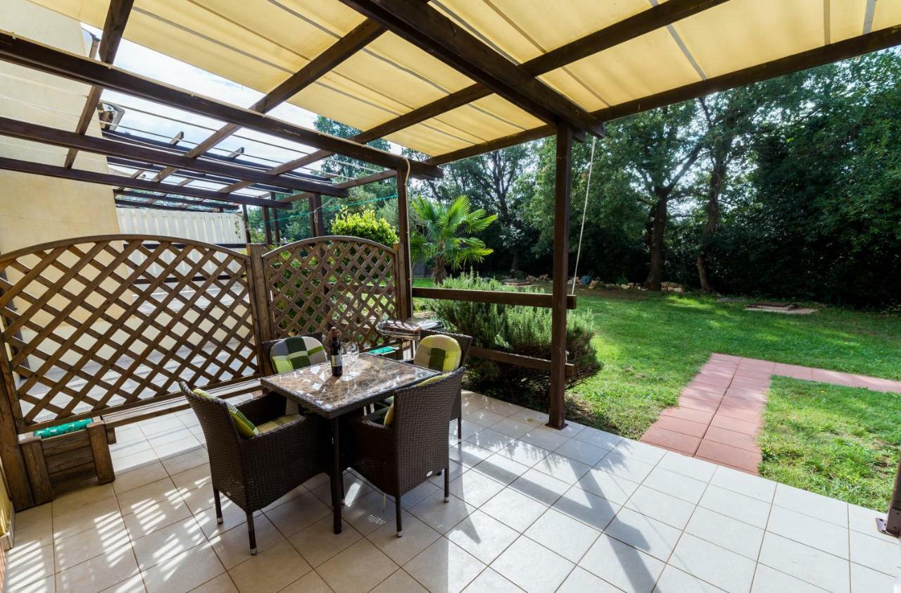 Lumbre Apartment Tar-Vabriga ภายนอก รูปภาพ